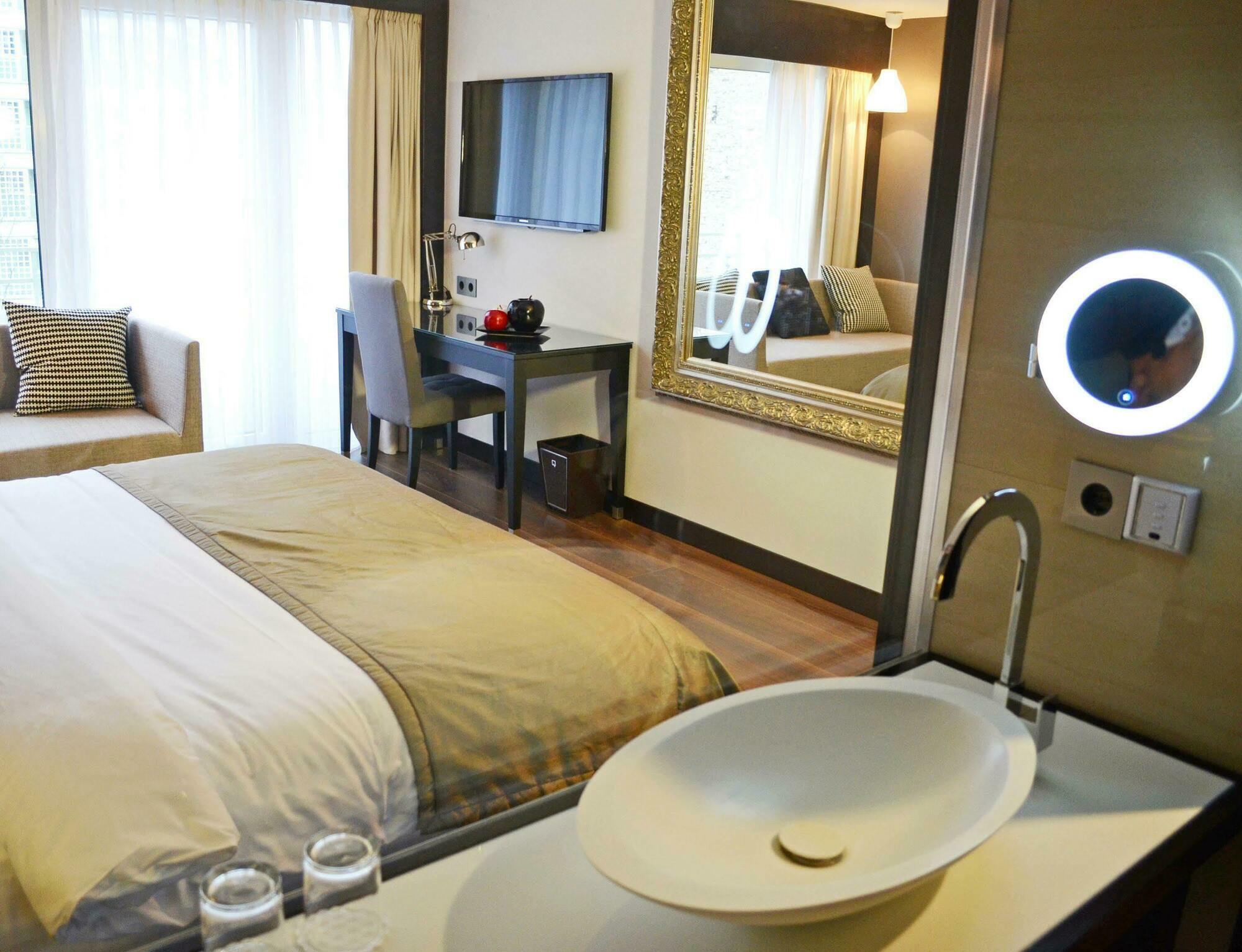 Quentin Berlin Hotel Am Kurfuerstendamm Ngoại thất bức ảnh